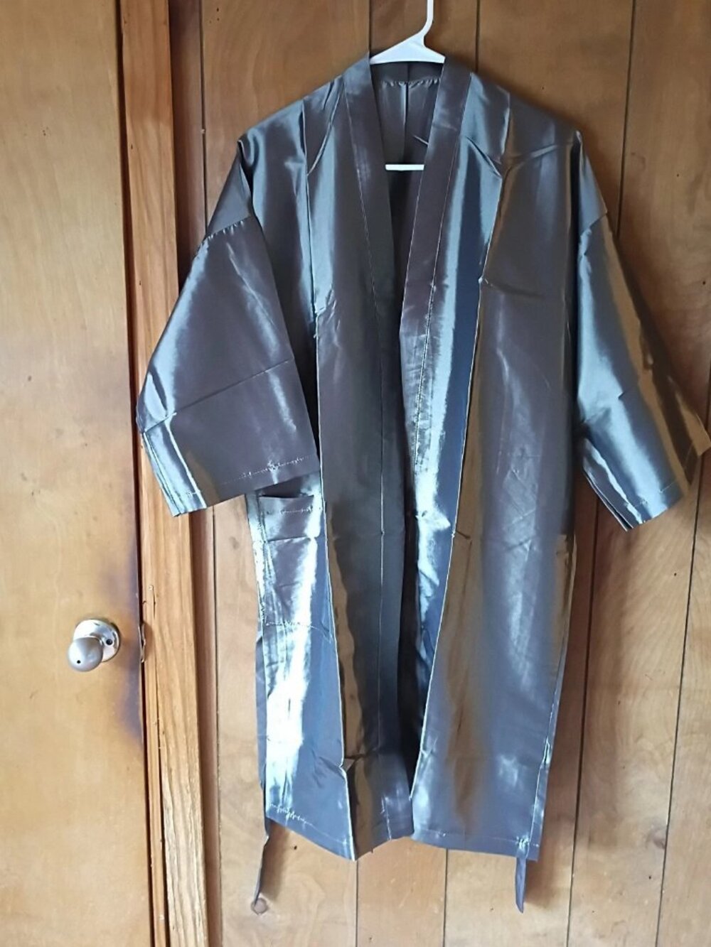 New Unbranded Gray Satin Look Open Front Tie Robe Kimono Style Medium Polyester